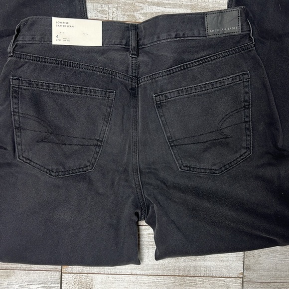 NWT AE Low Rise Skater Jean - Picture 7 of 7